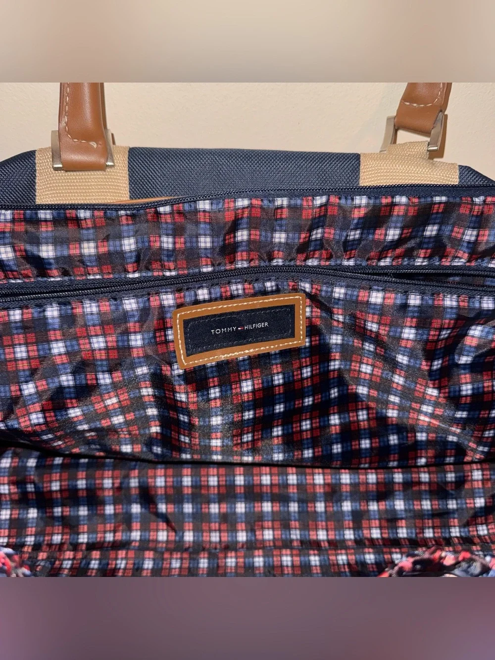 Tommy Hilfiger Navy Tan Leather Canvas Rolling Travel Luggage Duffle Bag 23